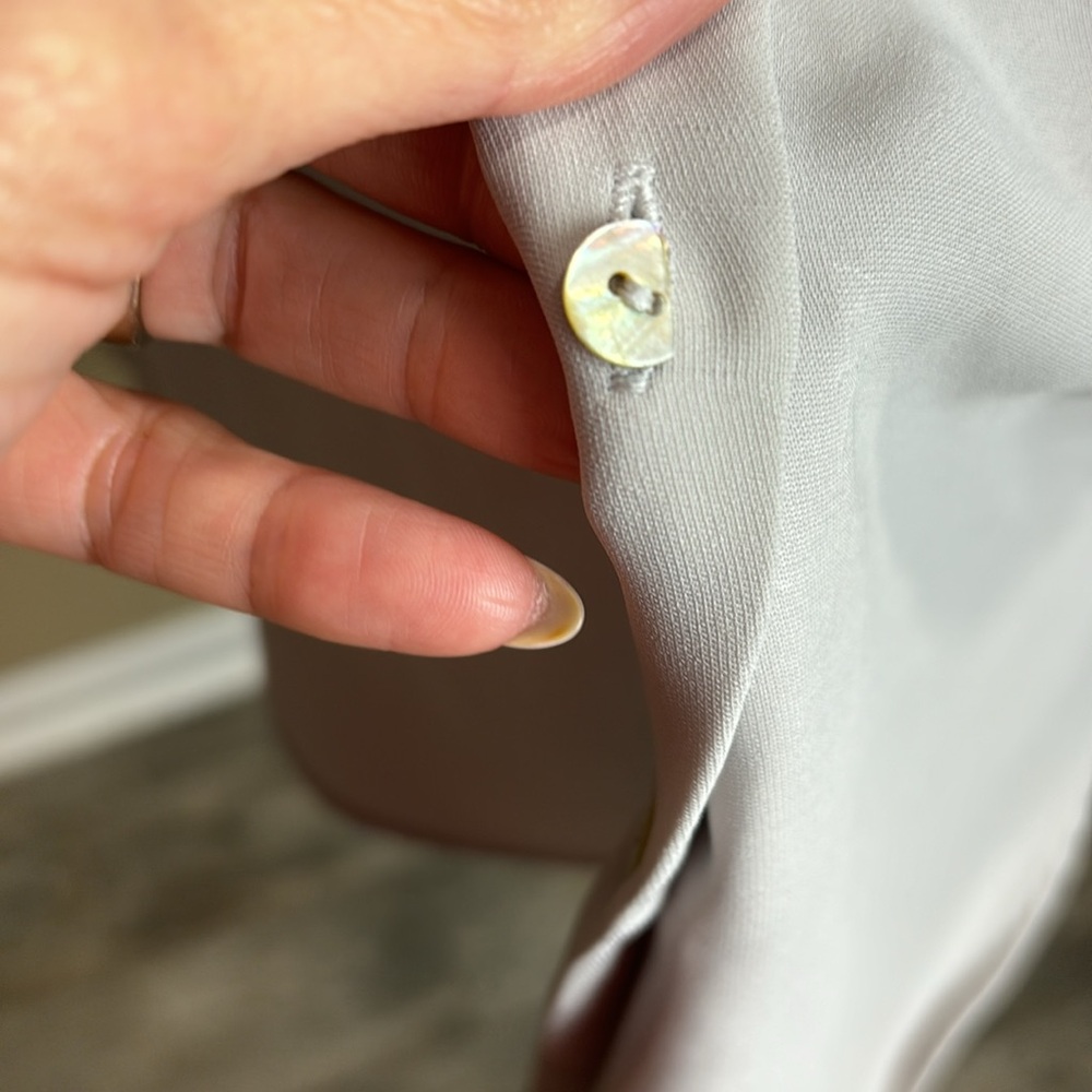 Sleeveless blouse - Picture 7 of 8